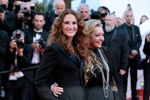 Julia Roberts und Caroline Scheufele bei der Premiere des Kinofilms Armageddon Time auf dem Festival de Cannes 2022 75. Internationale Filmfestspiele von Cannes im Palais des Festivals. Cannes, 19.05.2022