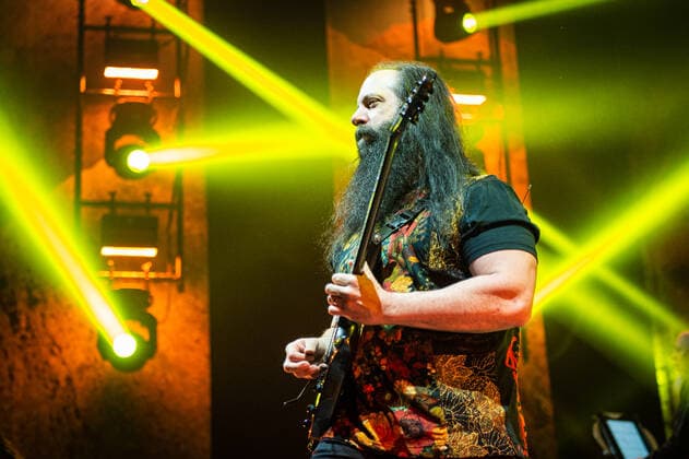 Dream Theater live in Oslo, Norway Oslo, Norway. 19th, May 2022. The American progressive metal band Dream Theater performs a live concert Oslo Spektrum in Oslo. Here guitarist John Petrucci is seen live on stage. Oslo Norway  Copyright: xGonzalesxPhoto Jan-ErikxEriksenx