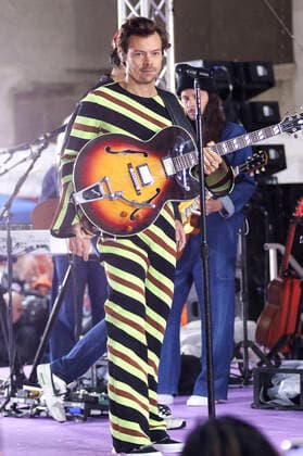 Harry Styles live bei einem Konzert der NBC Today Show Citi Concert Series auf dem Rockefeller Plaza. New York, 19.05.2022