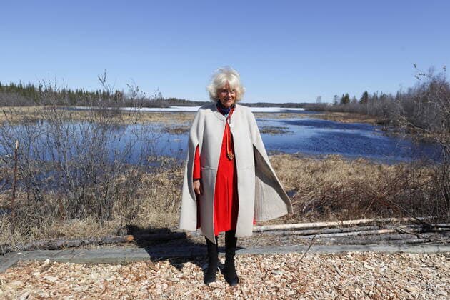 May 19, 2022, YELLOWKNIFE, NT, CANADA: Camilla, Duchess of Cornwall, poses near the Great Slave Lake on the final day of her Canadian 2022 Royal Tour in Yellowknife, Northwest Territories on Thursday May 19, 2022. YELLOWKNIFE CANADA  - ZUMAc35_ 20220519_zaf_c35_125 Copyright: xCarlosxOsoriox