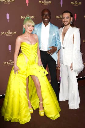 Naomi Jon, Bruce Darnell und Riccardo Simonetti bei der Magnum-Party während des Festival de Cannes 2022 75. Internationale Filmfestspiele von Cannes in der Magnum Beach Lounge. Cannes, 19.05.2022