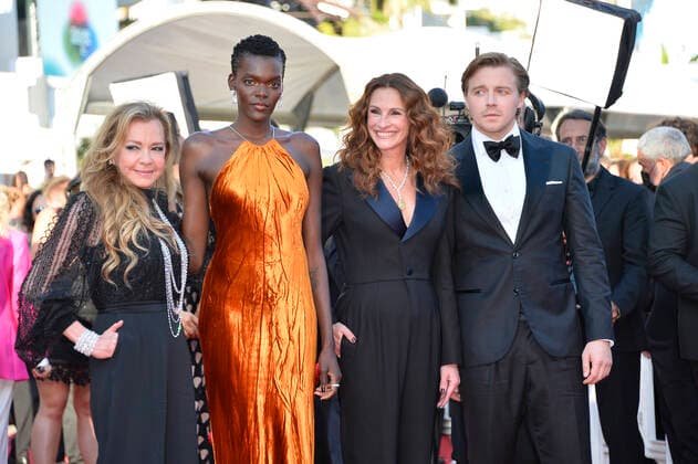 Caroline Scheufele, Sheila Atim, Julia Roberts und Jack Lowden Premiere Kinofilm Armageddon Time Festival de Cannes 2022 75. Internationale Filmfestspiele von Cannes im Palais des Festivals Cannes 19. Mai 2022