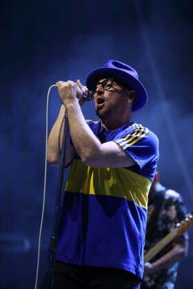Arnim Teutoburg-Weiß von den Beatsteaks bei einem Open-Air-Konzert am Waschhaus in Potsdam, 19. Mai 2022. Beatsteaks Konzert Potsdam