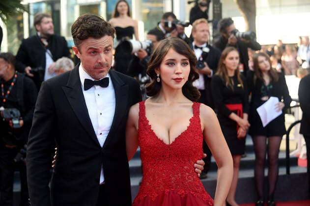 75th Cannes film festival 2022, Red Carpet film Three thousand years of longing. Pictured: Casey Affleck, Caylee Cowan  Copyright: xAlbertoxTerenghi Cannesx2022x xix xVenezia2020x
