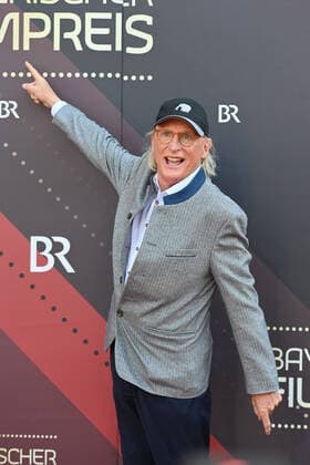 Otto WAALKES (Schauspieler,Autor,Koemoediant,Produzent). Einzelbild,angeschnittenes Einzelmotiv, Halbfigur,halbe Figur. Bayerischer Filmpreis 2021-Red Carpet,Roter Teppich, am 20.05.2022 im Prinzregententheater in Muenchen.