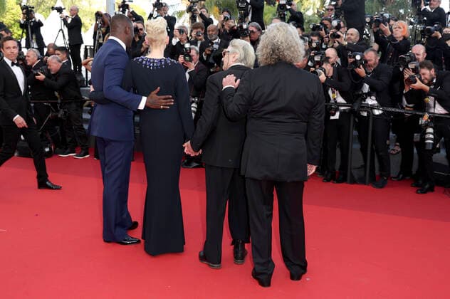 Idris Elba, Tilda Swinton, George Miller und Doug Mitchell bei der Premiere des Kinofilms Three Thousand Years of Longing auf dem Festival de Cannes 2022 75. Internationale Filmfestspiele von Cannes im Palais des Festivals. Cannes, 20.05.2022