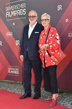 Martin Moszkowicz und Doris Dörrie bei der Verleihung Bayerischer Filmpreis 2022 am 20.05.2022 im Prinzregententheater in München Bayerischer Filmpreis 2022 in Muenchen