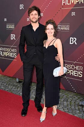 Philip Birnstiel und Darya Birnstiel bei der Verleihung des 43. Bayerischen Filmpreises 2021 im Prinzregententheater. München, 20.05.2022