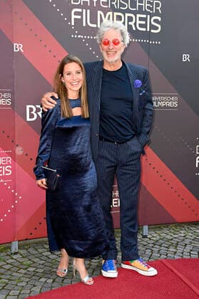 Rufus Beck mit Tochter Sarah Beck bei der Verleihung des 43. Bayerischen Filmpreises 2021 im Prinzregententheater. München, 20.05.2022