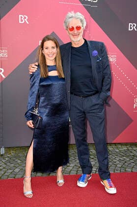 Rufus Beck mit Tochter Sarah Beck bei der Verleihung des 43. Bayerischen Filmpreises 2021 im Prinzregententheater. München, 20.05.2022