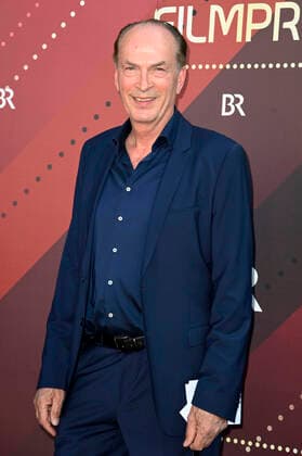 Herbert Knaup bei der Verleihung des 43. Bayerischen Filmpreises 2021 im Prinzregententheater. München, 20.05.2022