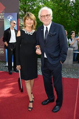Günther Maria Halmer mit Ehefrau Claudia Halmer bei der Verleihung des 43. Bayerischen Filmpreises 2021 im Prinzregententheater. München, 20.05.2022