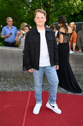 Julius Weckauf bei der Verleihung des 43. Bayerischen Filmpreises 2021 im Prinzregententheater. München, 20.05.2022