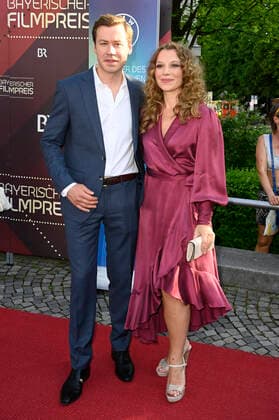 David Kross und Antonia Bill bei der Verleihung des 43. Bayerischen Filmpreises 2021 im Prinzregententheater. München, 20.05.2022