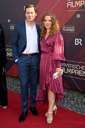 David Kross und Antonia Bill bei der Verleihung des 43. Bayerischen Filmpreises 2021 im Prinzregententheater. München, 20.05.2022