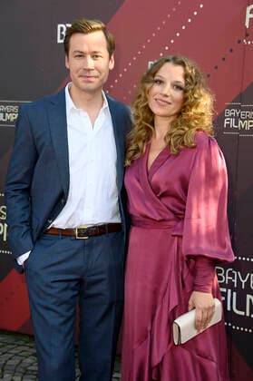 David Kross und Antonia Bill bei der Verleihung des 43. Bayerischen Filmpreises 2021 im Prinzregententheater. München, 20.05.2022