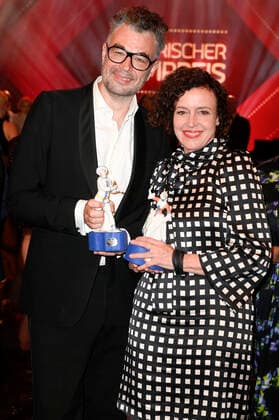 Jan Schomburg und Maria Schrader bei der Verleihung des 43. Bayerischen Filmpreises 2021 im Prinzregententheater. München, 20.05.2022