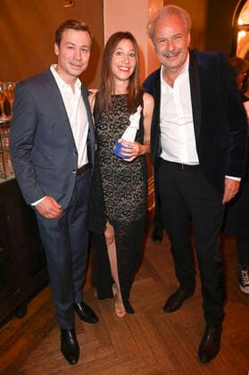 David Kross, Johanna Wokalek und Leander Haußmann bei der Verleihung des 43. Bayerischen Filmpreises 2021 im Prinzregententheater. München, 20.05.2022