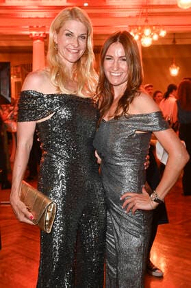 Natascha Grün und Denise Schindler bei der Verleihung des 43. Bayerischen Filmpreises 2021 im Prinzregententheater. München, 20.05.2022