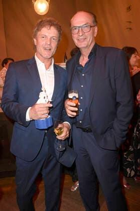Christoph Müller und Herbert Knaup bei der Verleihung des 43. Bayerischen Filmpreises 2021 im Prinzregententheater. München, 20.05.2022