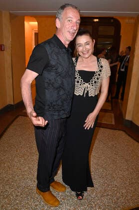Heio von Stetten mit Ehefrau Elisabeth Romano bei der Verleihung des 43. Bayerischen Filmpreises 2021 im Prinzregententheater. München, 20.05.2022