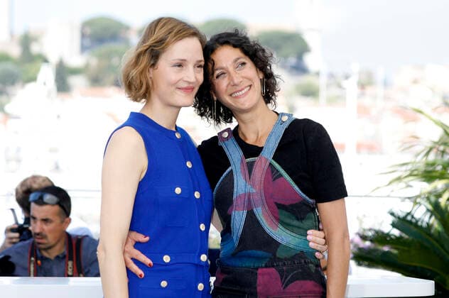Vicky Krieps und Emily Atef beim Photocall zum Kinofilm Plus que jamais More Than Ever auf dem Festival de Cannes 2022 75. Internationale Filmfestspiele von Cannes am Palais des Festivals. Cannes,
