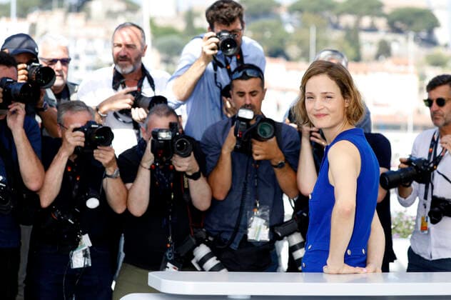 Vicky Krieps beim Photocall zum Kinofilm Plus que jamais More Than Ever auf dem Festival de Cannes 2022 75. Internationale Filmfestspiele von Cannes am Palais des Festivals. Cannes,