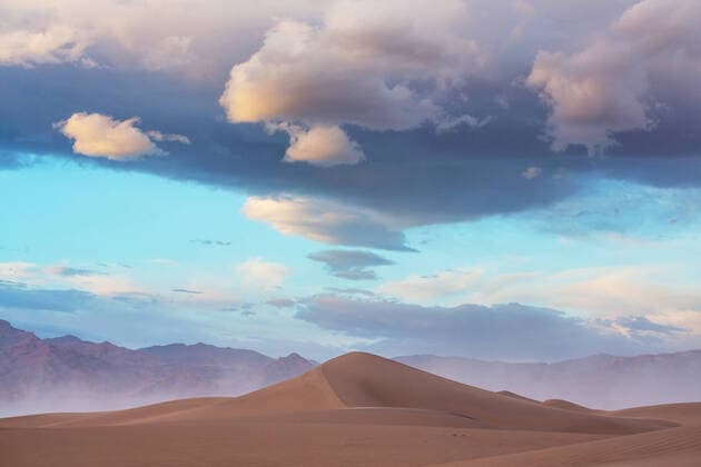 IMAGO Nature: Unsere Erde, Naturschutz, Naturschutzgebiete in Nordamerika Sand dunes in Death Valley National Park, California, USA , 26551958.jpg, arid, awesome, background, bad, beautiful, california, calming, curves, death, desert, desolate, drought, dry, dune, dunes, erosion, heat, hot, inspire, landscape, national, nature, nobody, park, peaceful, picturesque, ripple, sand, scenic, serene, serenity, shadow, southwest, states, stunning, sunrise, sunset, tourism, tranquil, travel, twilight, unique, united, unusual, usa, valley, wanderlust, wave, yellow,