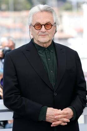 George Miller beim Photocall zum Kinofilm Three Thousand Years of Longing auf dem Festival de Cannes 2022 75. Internationale Filmfestspiele von Cannes am Palais des Festivals. Cannes, 21.06.2022