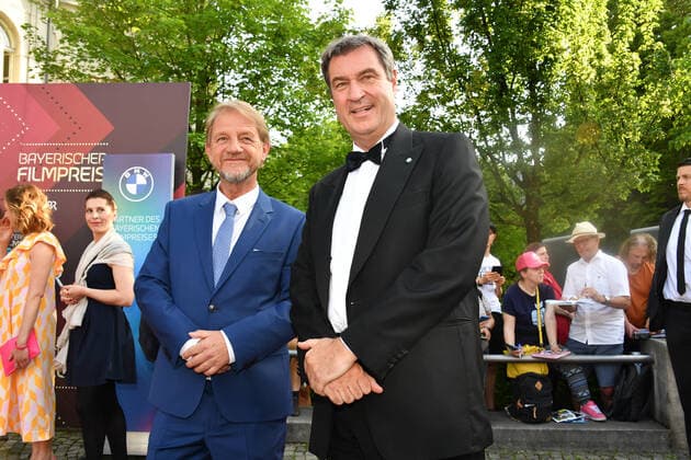 Sönke Wortmann und Markus Söder (Bayerischer Ministerpräsident) Verleihung des Bayerischen Filmpreis 2021 Preis, Ehrung, Auszeichnung Prinzregententheater München 20. Mai 2022