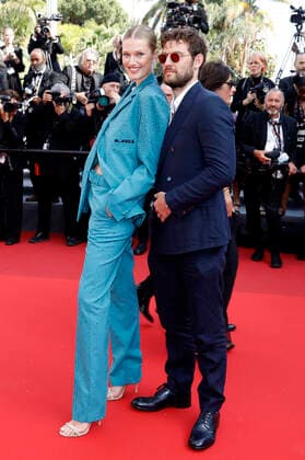 Toni Garrn und Alex Pettyfer bei der Premiere des Kinofilms Triangle of Sadness auf dem Festival de Cannes 2022 75. Internationale Filmfestspiele von Cannes im Palais des Festivals. Cannes, 21.05.2022