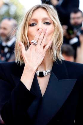 Anja Rubik bei der Premiere des Kinofilms Triangle of Sadness auf dem Festival de Cannes 2022 75. Internationale Filmfestspiele von Cannes im Palais des Festivals. Cannes, 21.05.2022