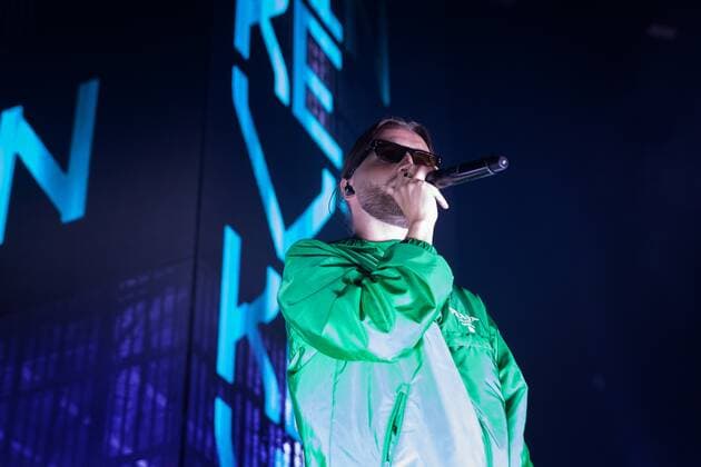 2022-05-21 20:13:18 ROTTERDAM - Rotterdam rapper Kevin, known for the albums Lente and Grote Versnelling, among others, during a concert in Rotterdam Ahoy. ANP BAS CZERWINSKIA netherlands out - belgium out