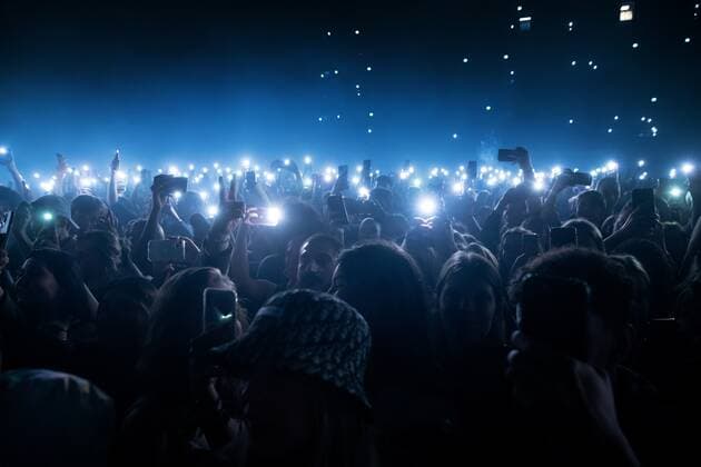 2022-05-21 20:08:01 ROTTERDAM - Fans of the Rotterdam rapper Kevin, known for the albums Lente and Grote Versnelling, among others, during a concert in Rotterdam Ahoy. ANP BAS CZERWINSKIA netherlands out - belgium out
