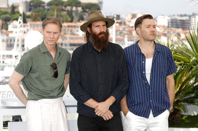 Sean Harris, Thomas M. Wright und Joel Edgerton beim Photocall zum Kinofilm The Stranger auf dem Festival de Cannes 2022 75. Internationale Filmfestspiele von Cannes am Palais des Festivals. Cannes, 21.05.2022