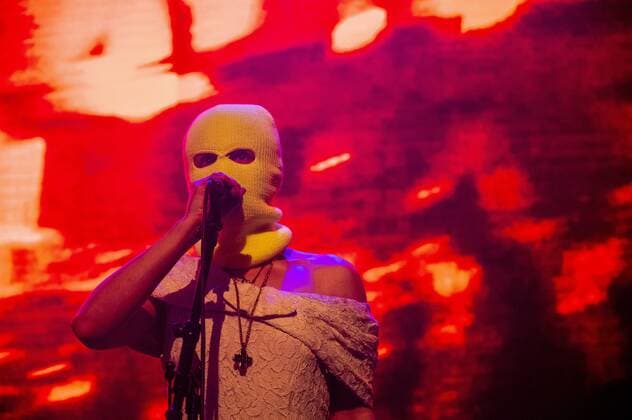2022-05-21 20:47:13 AMSTERDAM - Band member Maria Alyotsjina, who escaped from Russia, during a concert by the Russian activist art collective Pussy Riot in the Q Factory. ANP EVERT ELZINGA netherlands out - belgium out