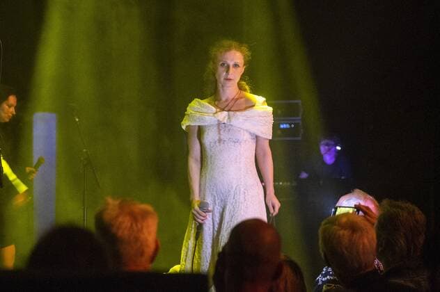 2022-05-21 21:09:40 AMSTERDAM - Band member Maria Alyotsjina, who escaped from Russia, during a concert by the Russian activist art collective Pussy Riot in the Q Factory. ANP EVERT ELZINGA netherlands out - belgium out