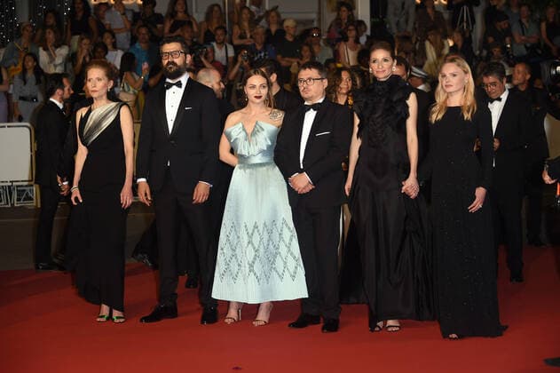 75th Cannes Film Festival 2022, red carpet film R.M.N . Pictured Maria-Victoria Dragus, Macrina Barladeanu, Cristian Mungiu, Judith State, Marin Grigore, Orsolya Moldovan  Copyright: xSimonexComix xipa-agency.netx xVeneziax2020x