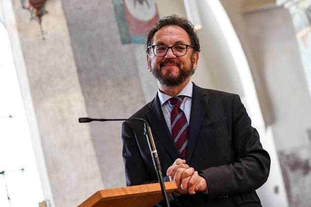 GER, Verleihung des Memminger Freiheitspreises 1525 an Prof. Dr. Heribert Prantl 21.05.2022, Kirche St. Martin, Memmingen, GER, Verleihung des Memminger Freiheitspreises 1525 an Prof. Dr. Heribert Prantl, seit dem Jahr 2005 wird der Memminger Freiheitspreis 1525 für Verdienste um Freiheit, Recht und Gerechtigkeit von der Stadt Memmingen verliehen. Prof. Dr. Heribert Prantl ist der 5. Preisträger. Der Preis soll an die 12 Artikel von 1525 erinnern, die als erste Niederschrift der Menschenrecht in Europa gelten. im Bild Prof. Dr. Heribert Prantl