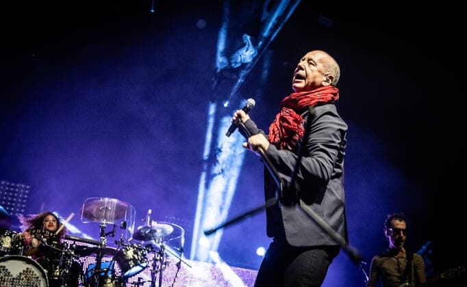 Simple Minds live in Copenhagen, Denmark Copenhagen, Denmark. 21st, May 2022 The Scottish rock band Simple Minds performs a live concert at KB Hallen at Frederiksberg, Copenhagen. Here singer, songwriter and musician Jim Kerr is seen live on stage. Copenhagen Denmark  Copyright: xGonzalesxPhoto ErlingxBrodersenx