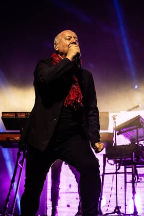 Simple Minds live in Copenhagen, Denmark Copenhagen, Denmark. 21st, May 2022 The Scottish rock band Simple Minds performs a live concert at KB Hallen at Frederiksberg, Copenhagen. Here singer, songwriter and musician Jim Kerr is seen live on stage. Copenhagen Denmark  Copyright: xGonzalesxPhoto ErlingxBrodersenx