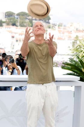 Woody Harrelson beim Photocall zum Kinofilm Triangle of Sadness auf dem Festival de Cannes 2022 75. Internationale Filmfestspiele von Cannes am Palais des Festivals. Cannes, 22.05.2022