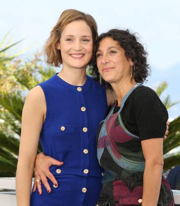 75eme Festival International du Film de Cannes. 75th Cannes Film Festival. Photocall with cast of the film Plus que jamais . Vicky Krieps and director Emily Atef. 280528 2022-05-21 Cannes France  Copyright: xIsabellexVautierx xStarfacex STAR_280528_004