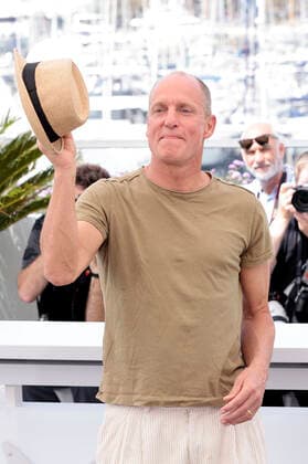 Woody Harrelson beim Photocall zum Kinofilm Triangle of Sadness auf dem Festival de Cannes 2022 75. Internationale Filmfestspiele von Cannes am Palais des Festivals. Cannes, 22.05.2022