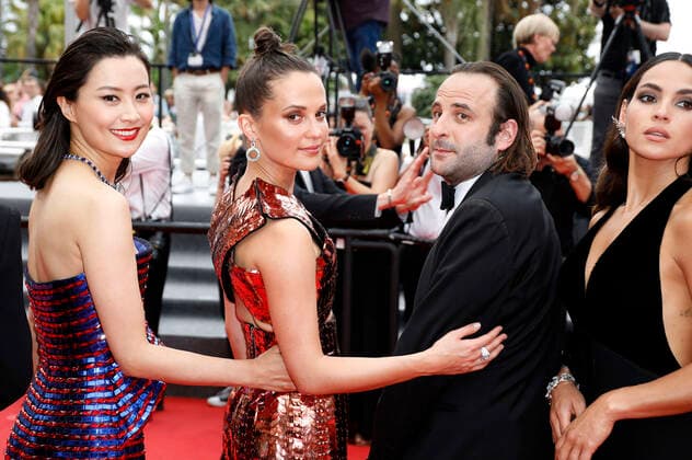 Fala Chen, Alicia Vikander, Vincent Macaigne und Adria Arjona bei der Premiere des Kinofilms Holy Spider Les nuits de Mashhad auf dem Festival de Cannes 2022 75. Internationale Filmfestspiele von Cannes im Palais des Festivals. Cannes, 22.05.2022