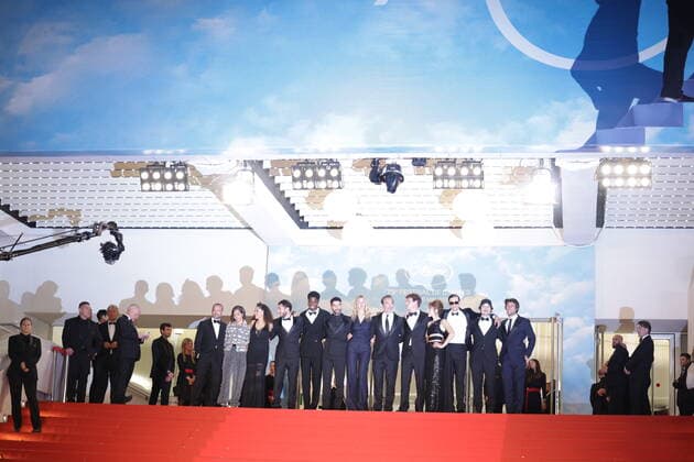 75eme Festival International du Film de Cannes. Montee des marches du film Novembre . 75yj International cannes Film festival. Red Carpet of November movie. 280589 0000-00-00 Cannes France Kiberlain, Sandrine; Dujardin, Jean; Demoustier, Anaïs; Jimenez, Cedric; Khoudri, Lyna  Copyright: xTerencexBaelenx STAR_280589_044