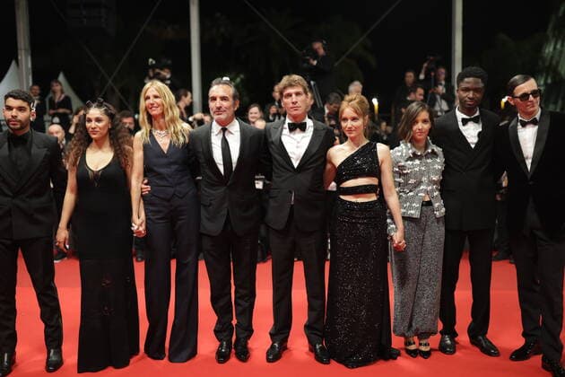 75eme Festival International du Film de Cannes. Montee des marches du film Novembre . 75yj International cannes Film festival. Red Carpet of November movie. 280589 0000-00-00 Cannes France Kiberlain, Sandrine; Dujardin, Jean; Demoustier, Anaïs; Jimenez, Cedric; Khoudri, Lyna  Copyright: xTerencexBaelenx STAR_280589_055