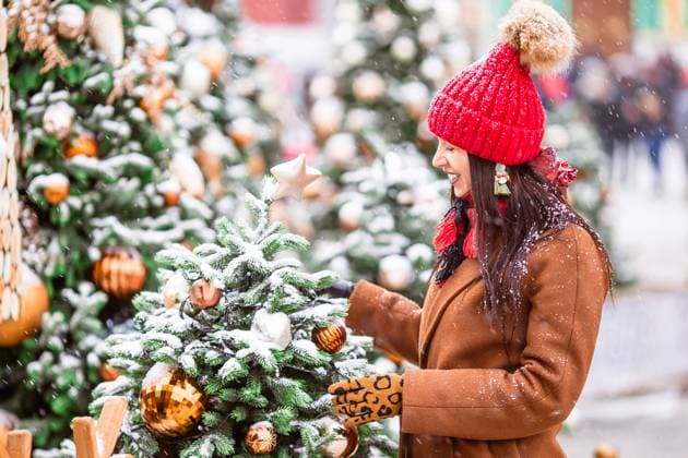 Beautidul woman in red hat on Christmas in the snow day, model released, , 30426804.jpg, christmas, woman, snow, new year, red, star, tree, city, market, girl, sell, moscow, red square, lights, colorful, decoration, fir, gifts, happiness, holiday, landmark, light, outdoor, season, seasonal, street, town, urban, winter, xmas, celebrate, december, evergreen, green, lifestyle, people, santa, tradition, child, childhood, cold, happy, joy, mittens, playful, portrait, smiling, snowflake, white, year,