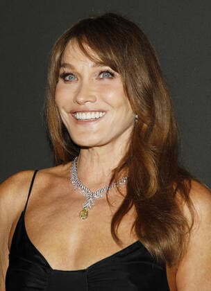 May 22, 2022, Cannes, FRANCE: Carla Bruni attends the annual Kering Women in Motion awards at Place de la Castre on May 22, 2022 in Cannes, France. Cannes FRANCE - ZUMAs181 20220522_zea_s181_133 Copyright: xImagespacex