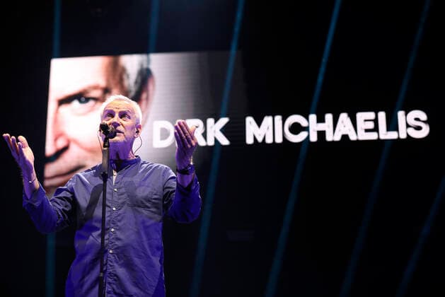 Dirk Michaelis live bei einem Konzert der Rock Legenden Live 2022 in der Max-Schmeling-Halle. Berlin, 22.05.2022